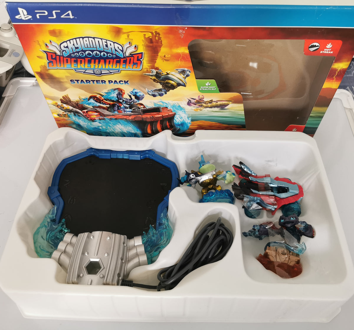 Skylanders SuperChargers Starter Pack PlayStation 4 [Sehr Gut]