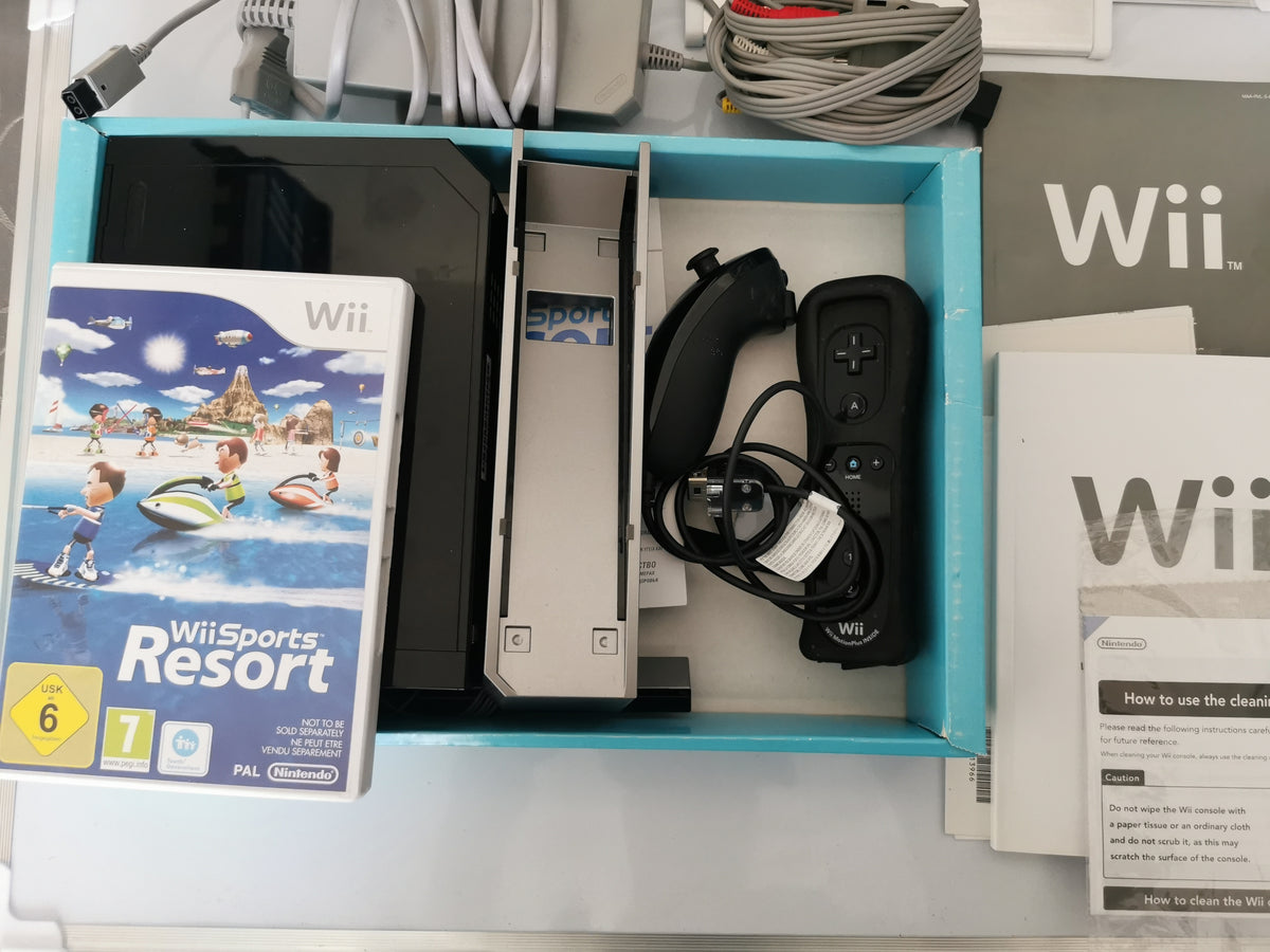 Nintendo Wii quotSports Resort Pakquot Konsole inkl Wii Sports Wii Sports Resort Motion Plus schwarz [Gut]