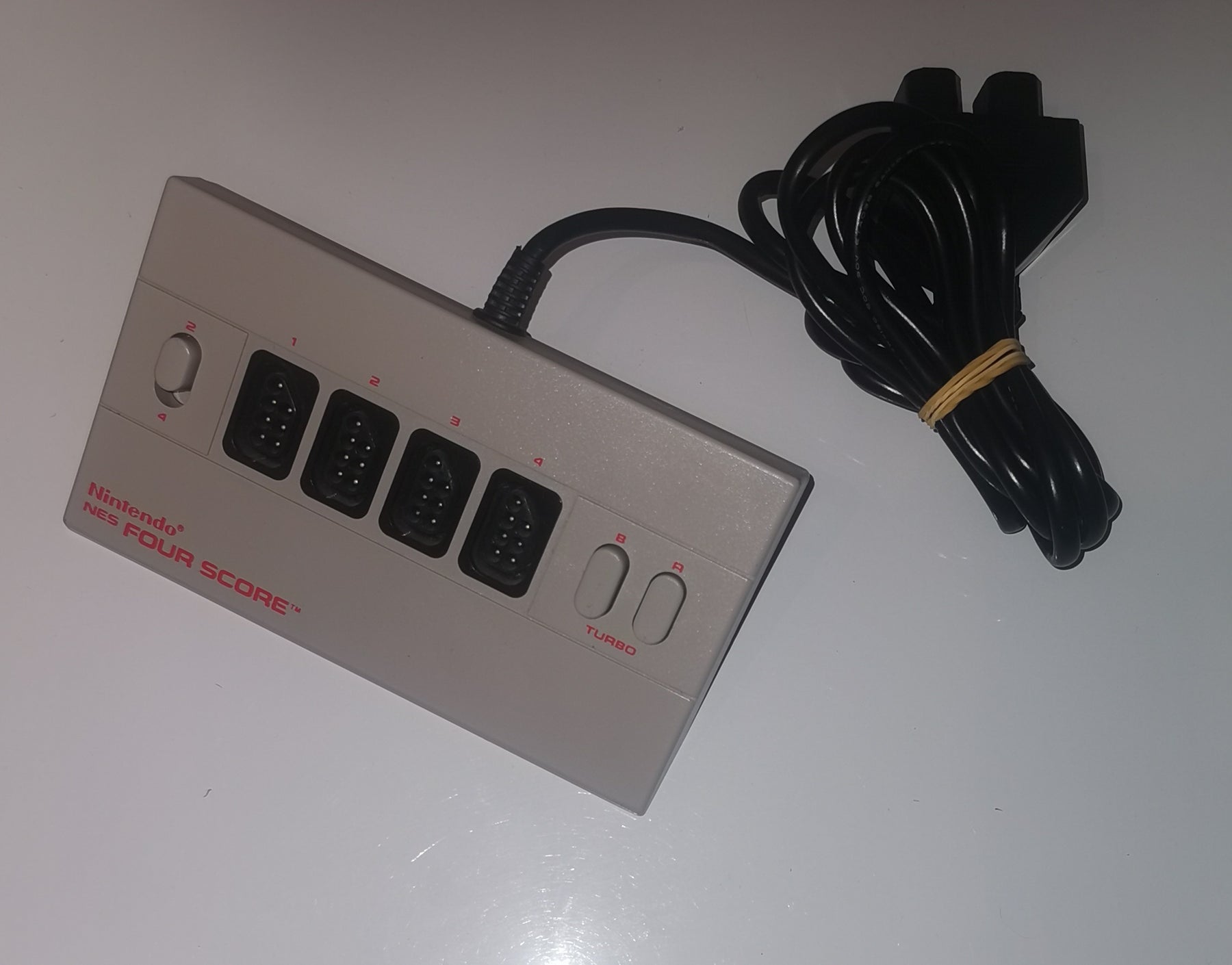 Original Four Score Adapter Multitap (Nintendo NES) [Gut]